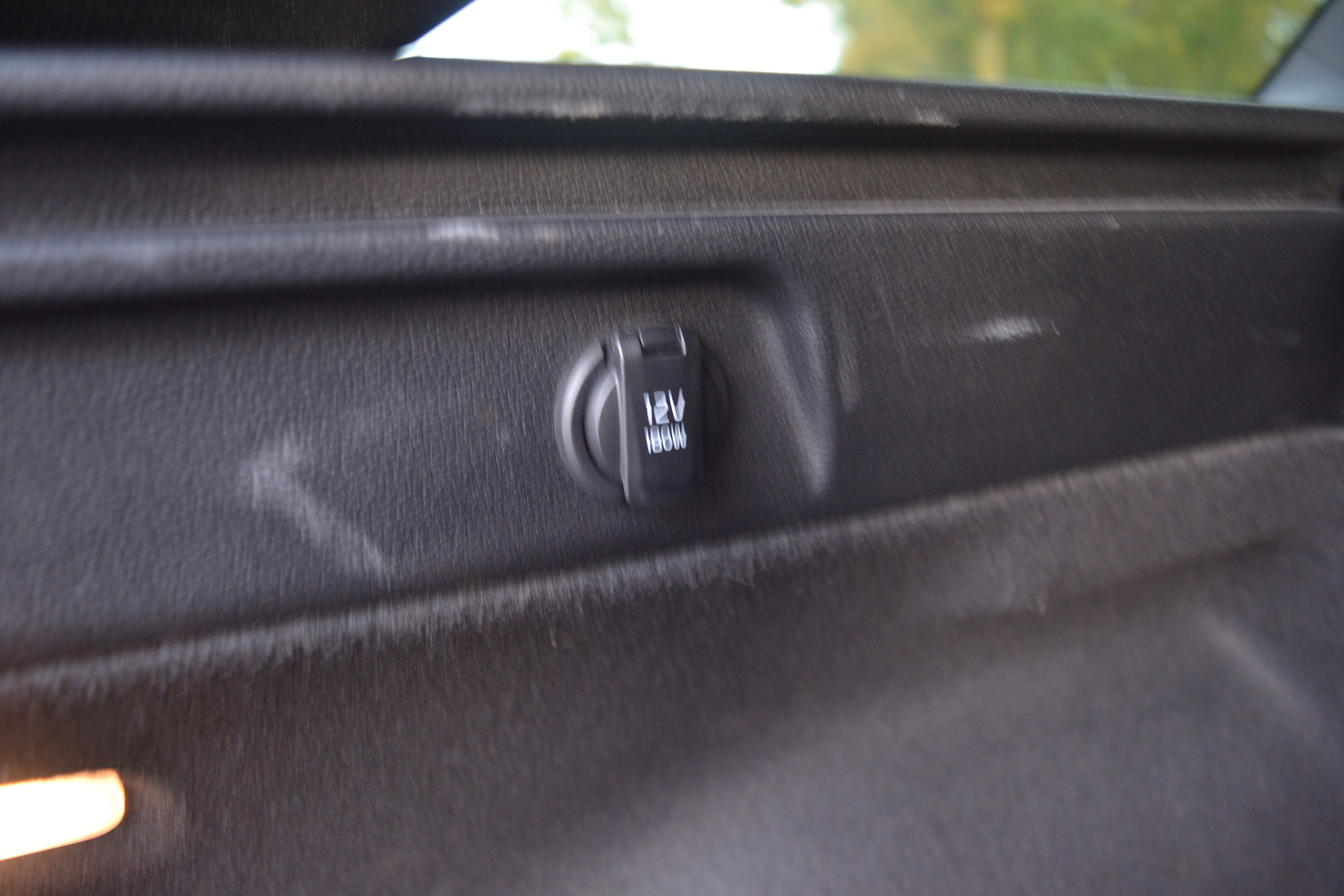 41722073-24.jpg