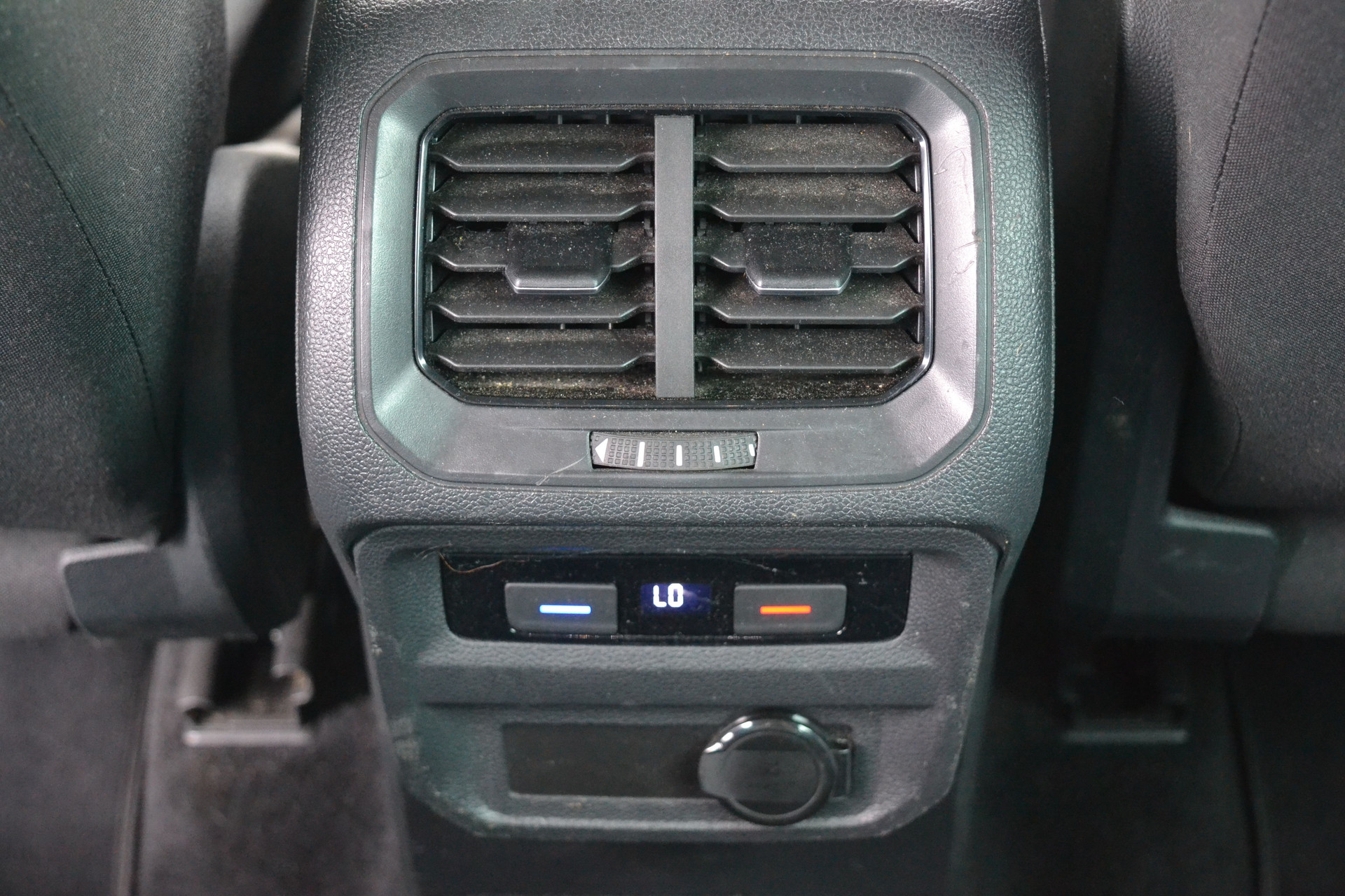 47021028-42.jpg