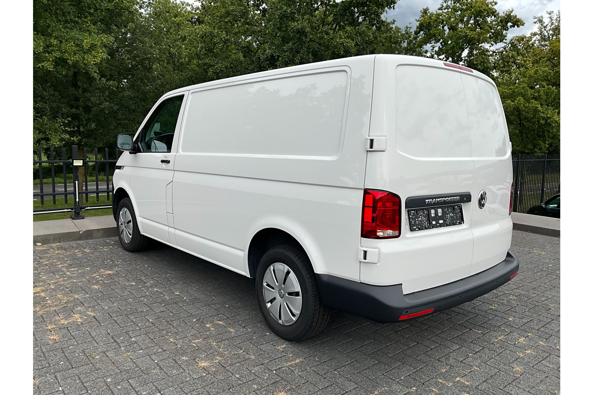 47444652-8.jpg
