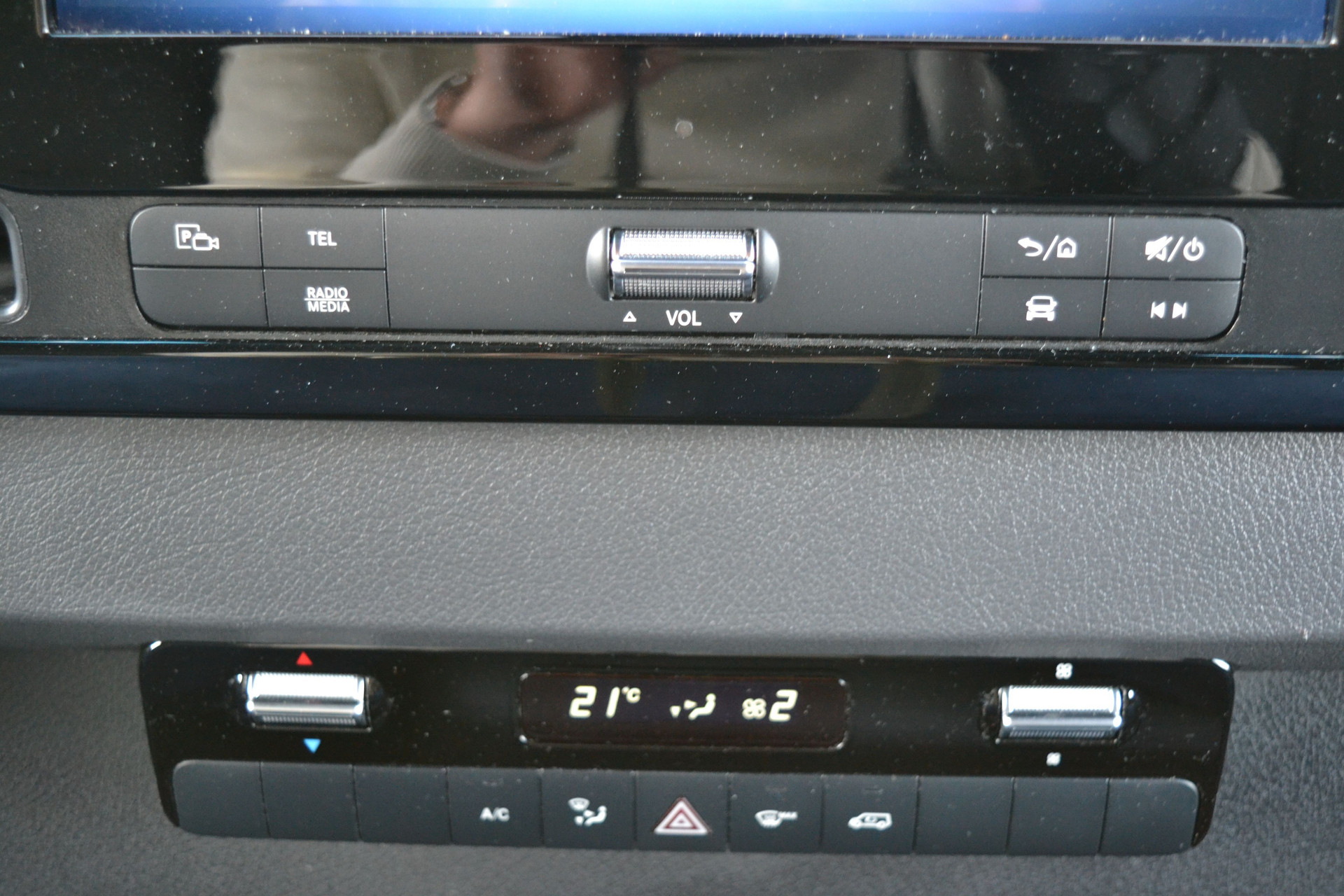 48363113-12.jpg
